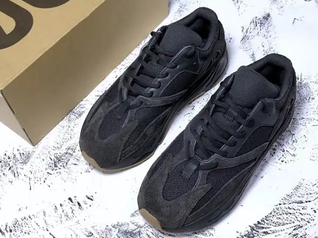 hype Utility Black Boost 700 Adidas Yeezy FV5304 0611